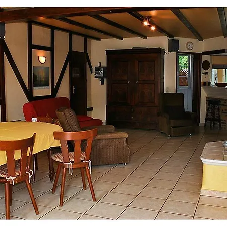 De L'albe + Du Saulnois Apartment Laning